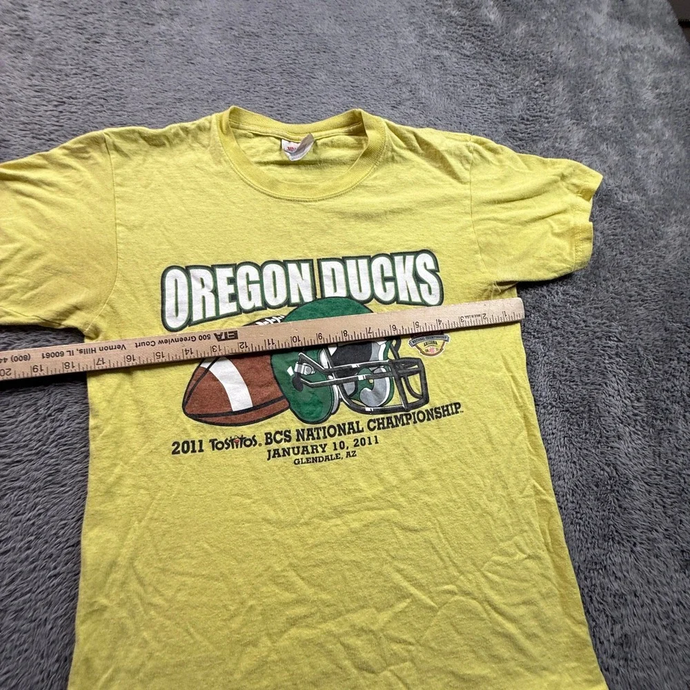 Hanes Oregon Ducks T Shirt Mens Small Yellow Good 2011 BCS National Championship